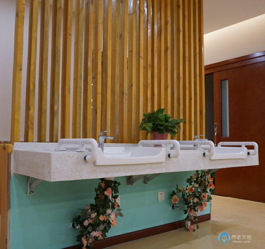 康源養(yǎng)老·康隆西城長(zhǎng)者屋