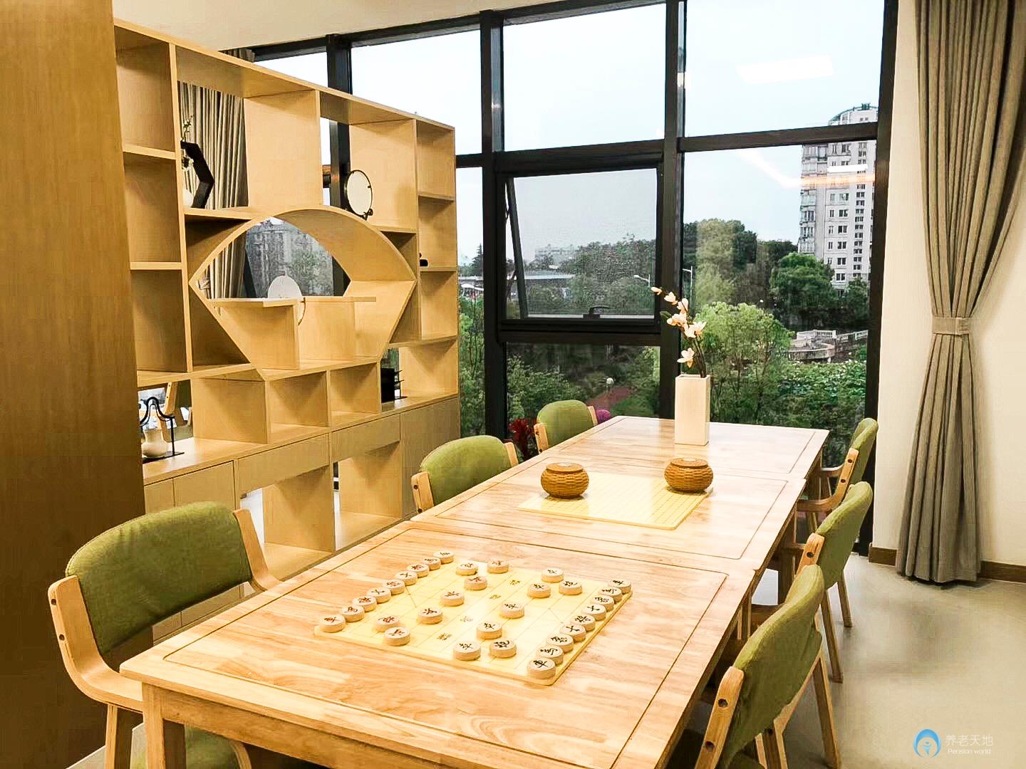 悅?cè)A安養(yǎng)扇骨里服務(wù)中心