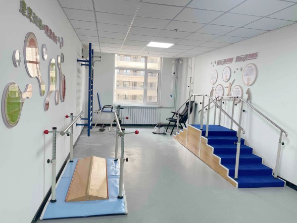 濱城區(qū)學(xué)府社區(qū)居家養(yǎng)老服務(wù)中心（家政護(hù)工）