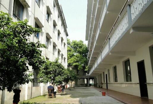 1512560698685034880.jpg 5.jpg