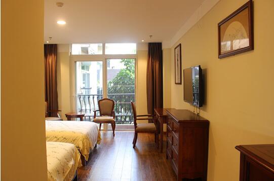 1512633763372087552.jpg 23.jpg