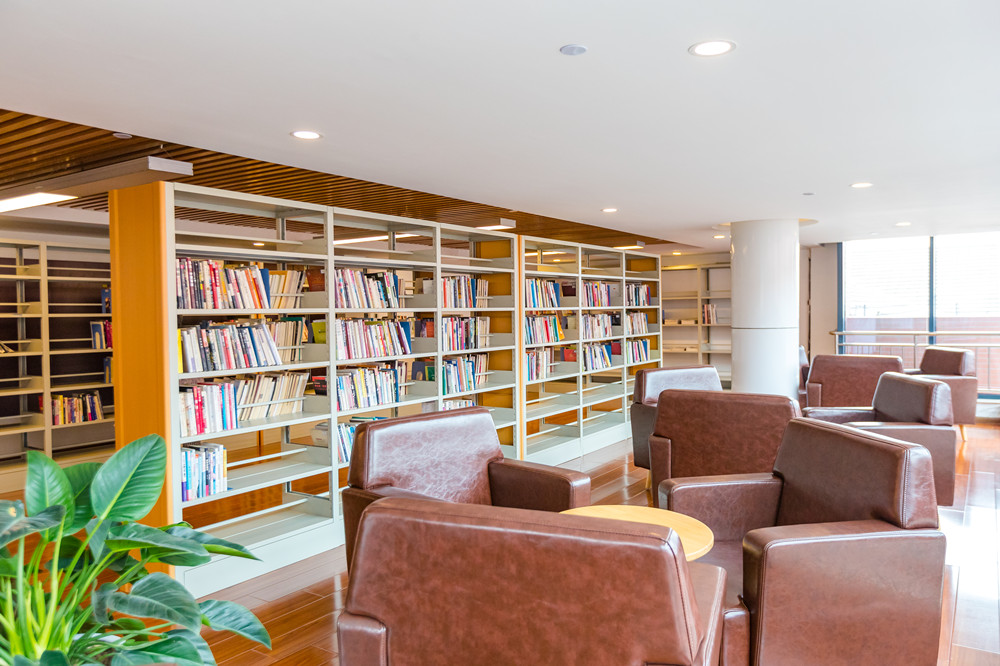 1605148772139032383.jpg 1605148772139032383.jpg