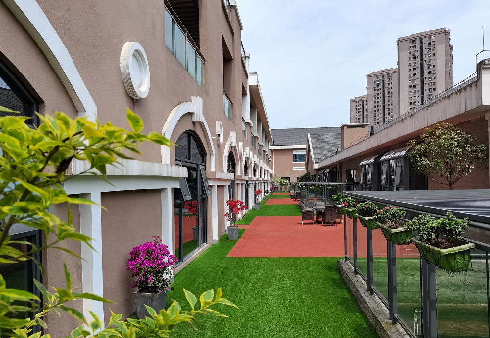 1629276242471082592.jpg 1629276242471082592.jpg