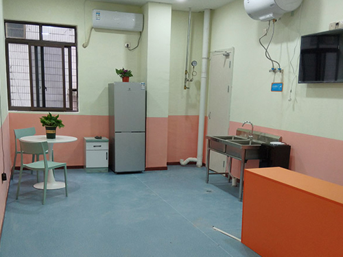 1630981345448060409.jpg 02.jpg