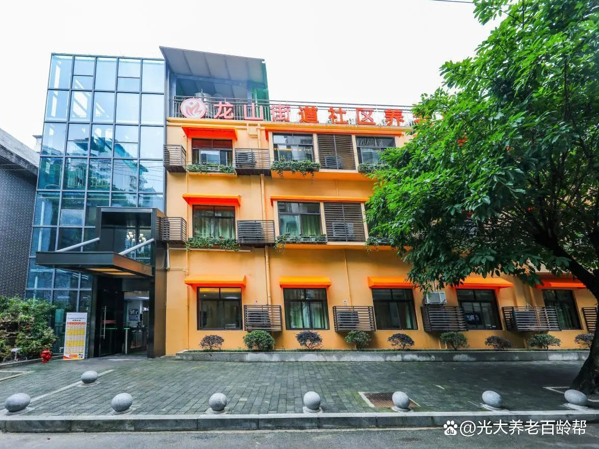 1666244144914020086.jpg 1666244144914020086.jpg