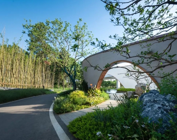 1704717954942016182.png 2.png