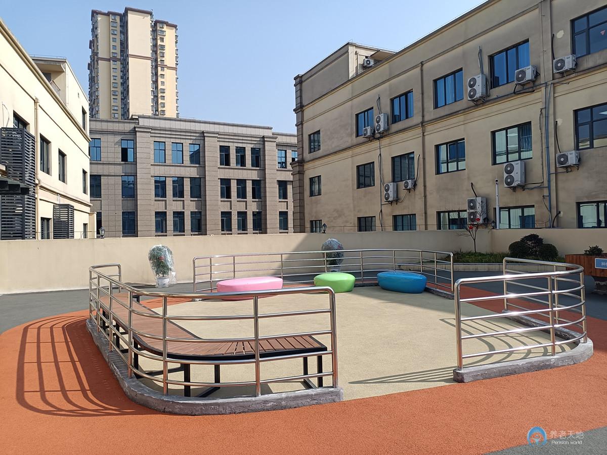 1717481833427058625.jpg 1717481833427058625.jpg